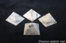 Howlite Pyramids 23-28mm